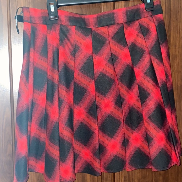 Pleated skirt - Picture 3 of 3